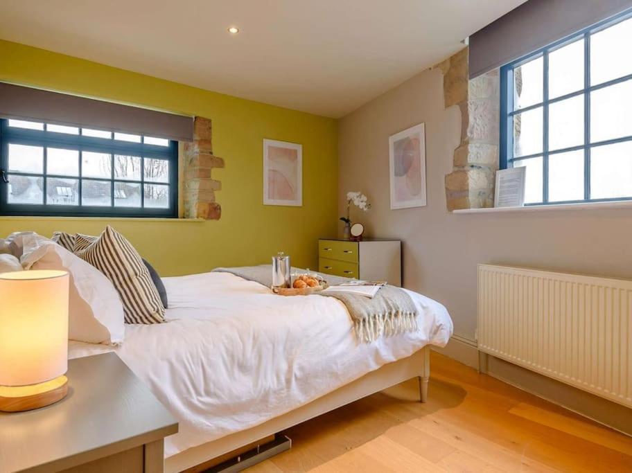 Woodmill Bakewell Riverside Apartment ภายนอก รูปภาพ